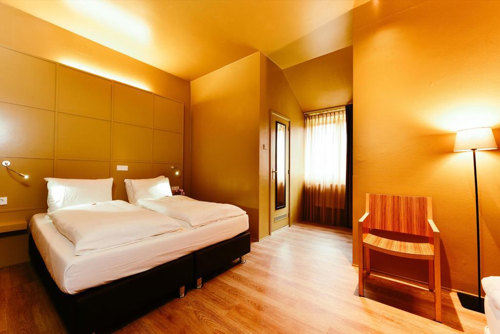 Hotel Raecks Haarlem Extérieur photo