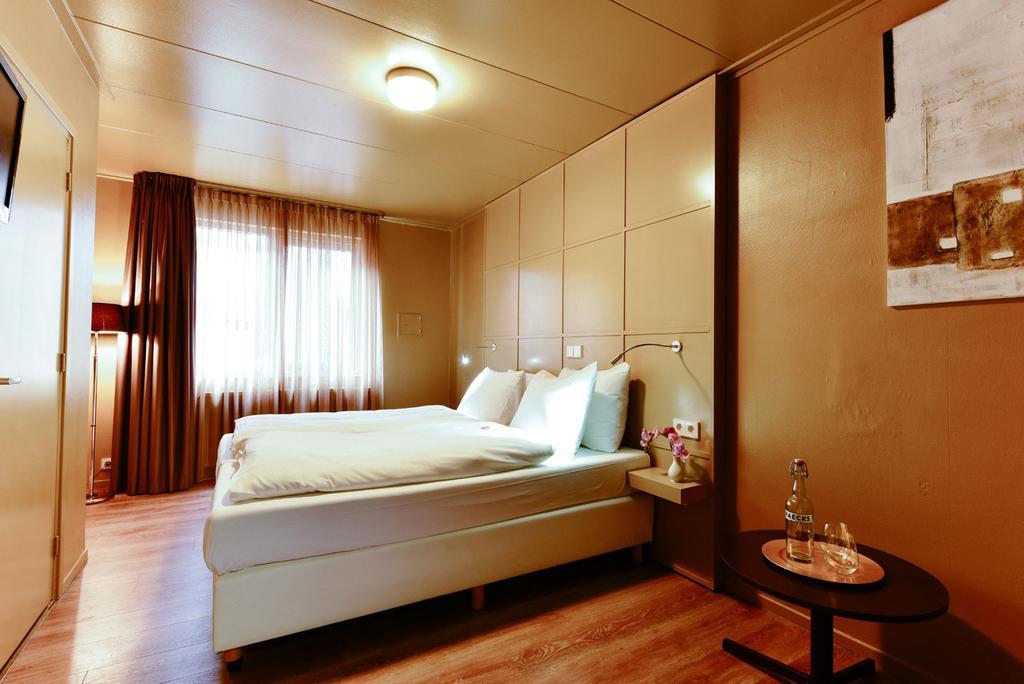 Hotel Raecks Haarlem Extérieur photo